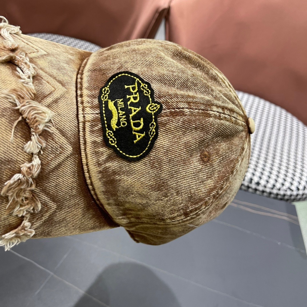【普拉达】春夏款大牌牛仔棒球帽，新款出货，大牌款超好搭配，赶紧入手