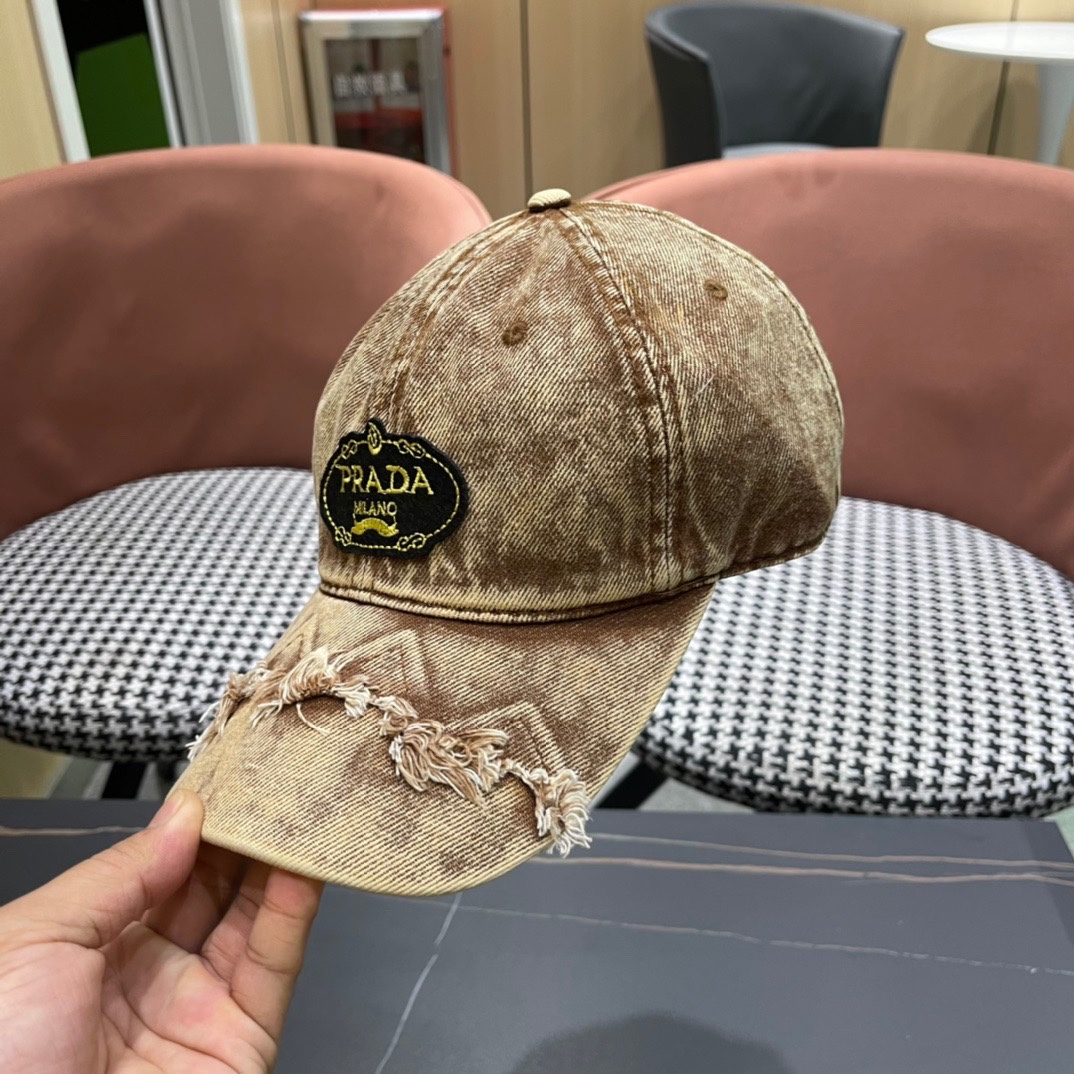 【普拉达】春夏款大牌牛仔棒球帽，新款出货，大牌款超好搭配，赶紧入手