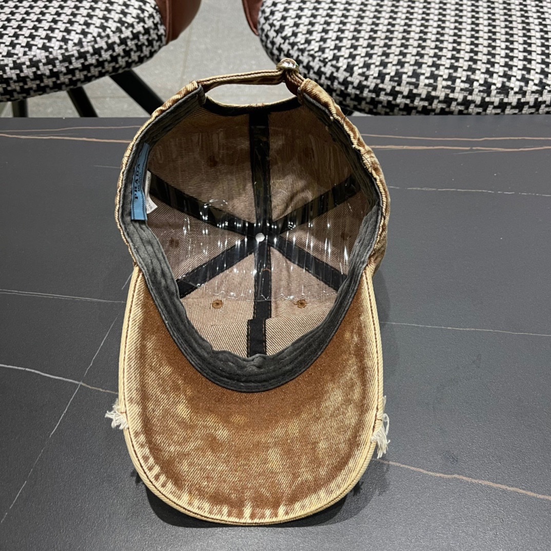 【普拉达】春夏款大牌牛仔棒球帽，新款出货，大牌款超好搭配，赶紧入手