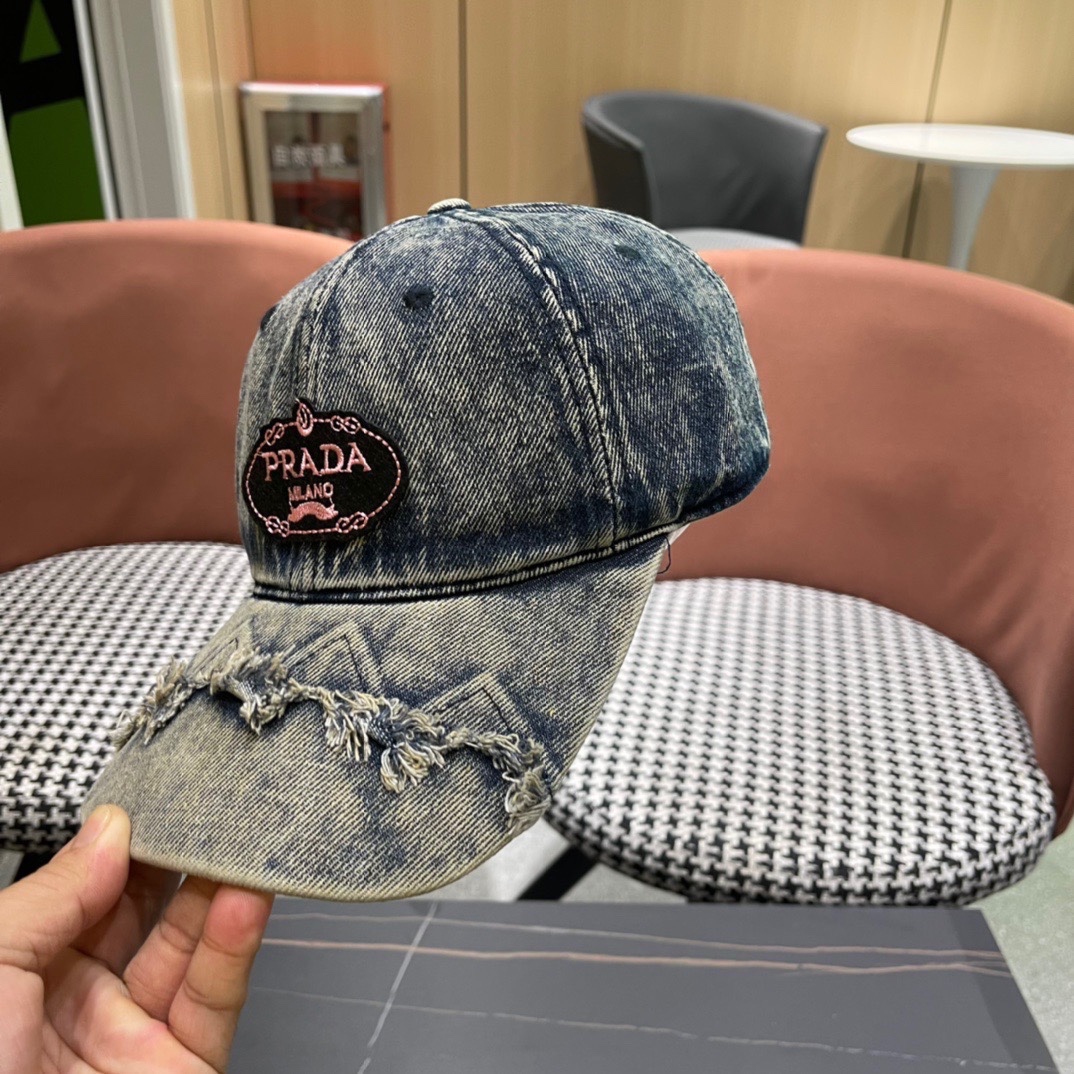 【普拉达】春夏款大牌牛仔棒球帽，新款出货，大牌款超好搭配，赶紧入手
