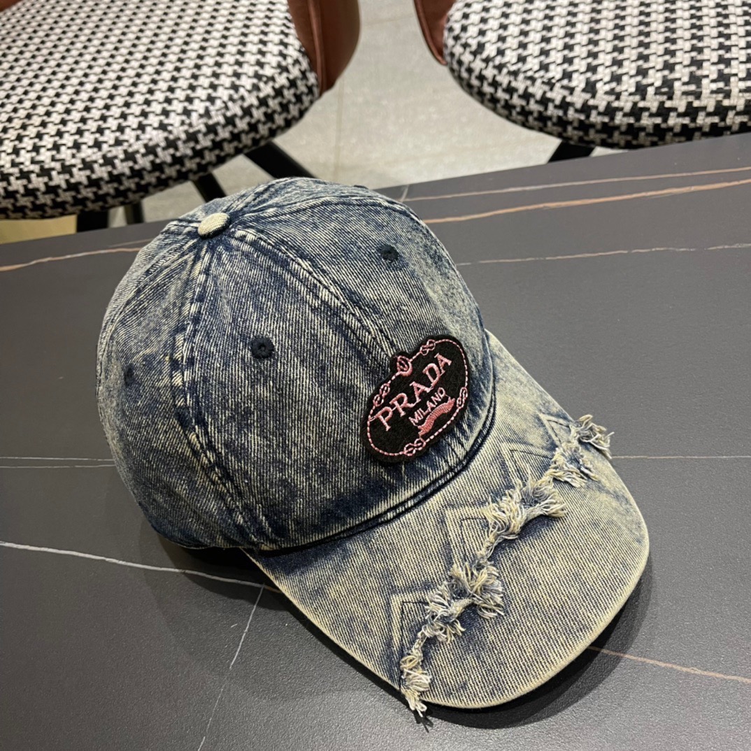 【普拉达】春夏款大牌牛仔棒球帽，新款出货，大牌款超好搭配，赶紧入手
