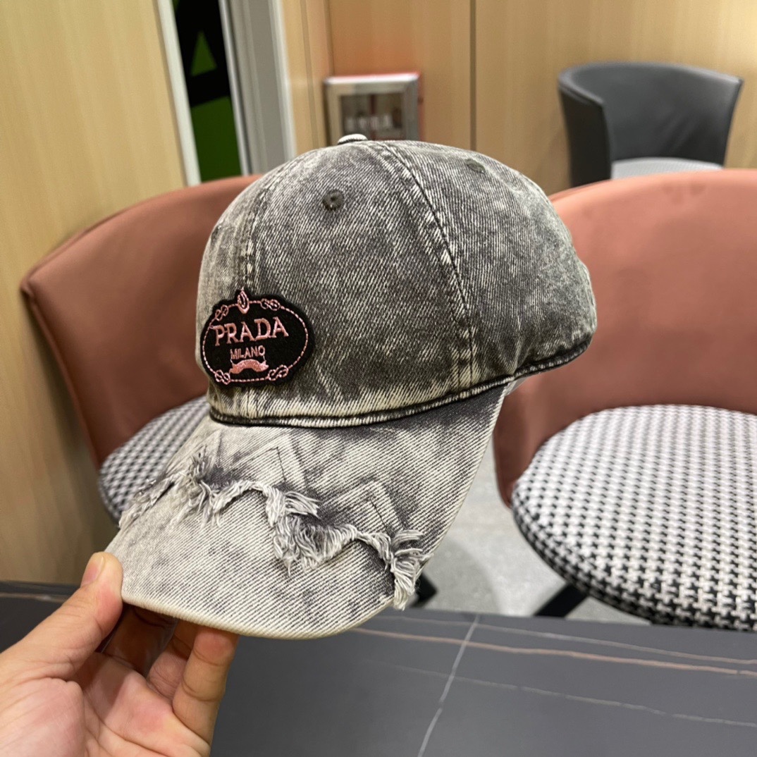 【普拉达】春夏款大牌牛仔棒球帽，新款出货，大牌款超好搭配，赶紧入手