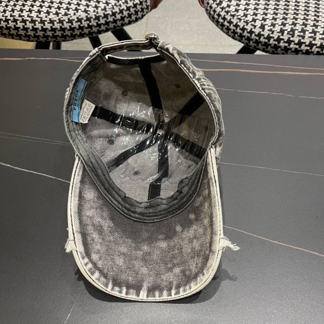 【普拉达】春夏款大牌牛仔棒球帽，新款出货，大牌款超好搭配，赶紧入手