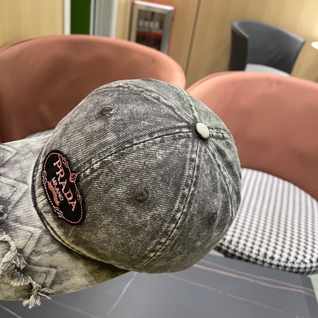 【普拉达】春夏款大牌牛仔棒球帽，新款出货，大牌款超好搭配，赶紧入手