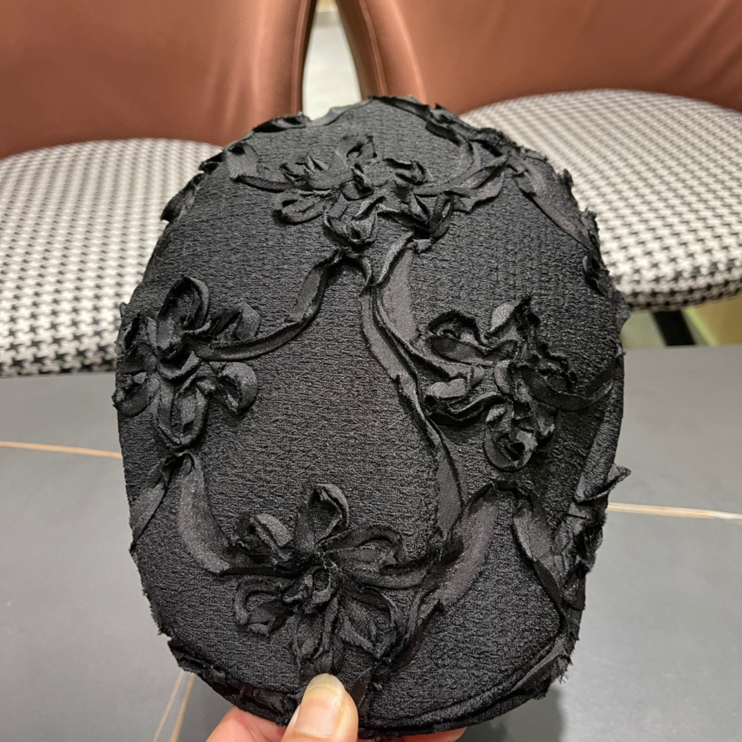 【CELINE赛琳】2024新款简约款贝雷帽，设计感满满，爆款出货，超级好搭，新款上架