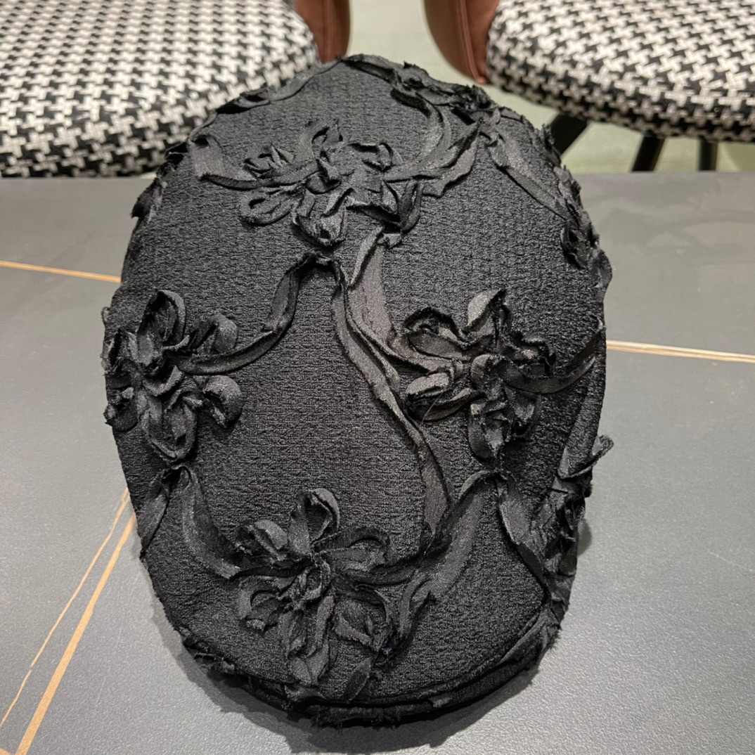 【CELINE赛琳】2024新款简约款贝雷帽，设计感满满，爆款出货，超级好搭，新款上架