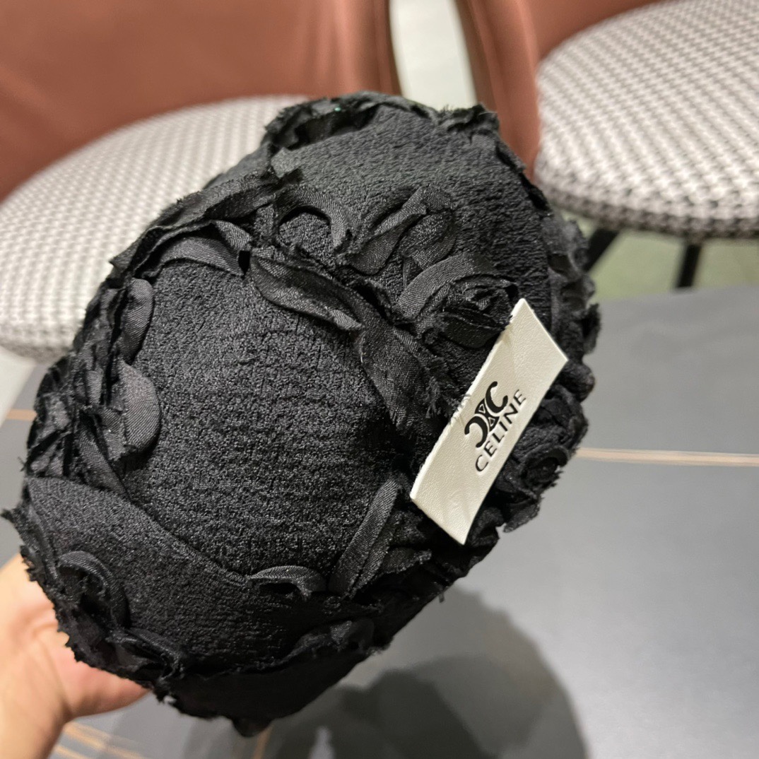 【CELINE赛琳】2024新款简约款贝雷帽，设计感满满，爆款出货，超级好搭，新款上架