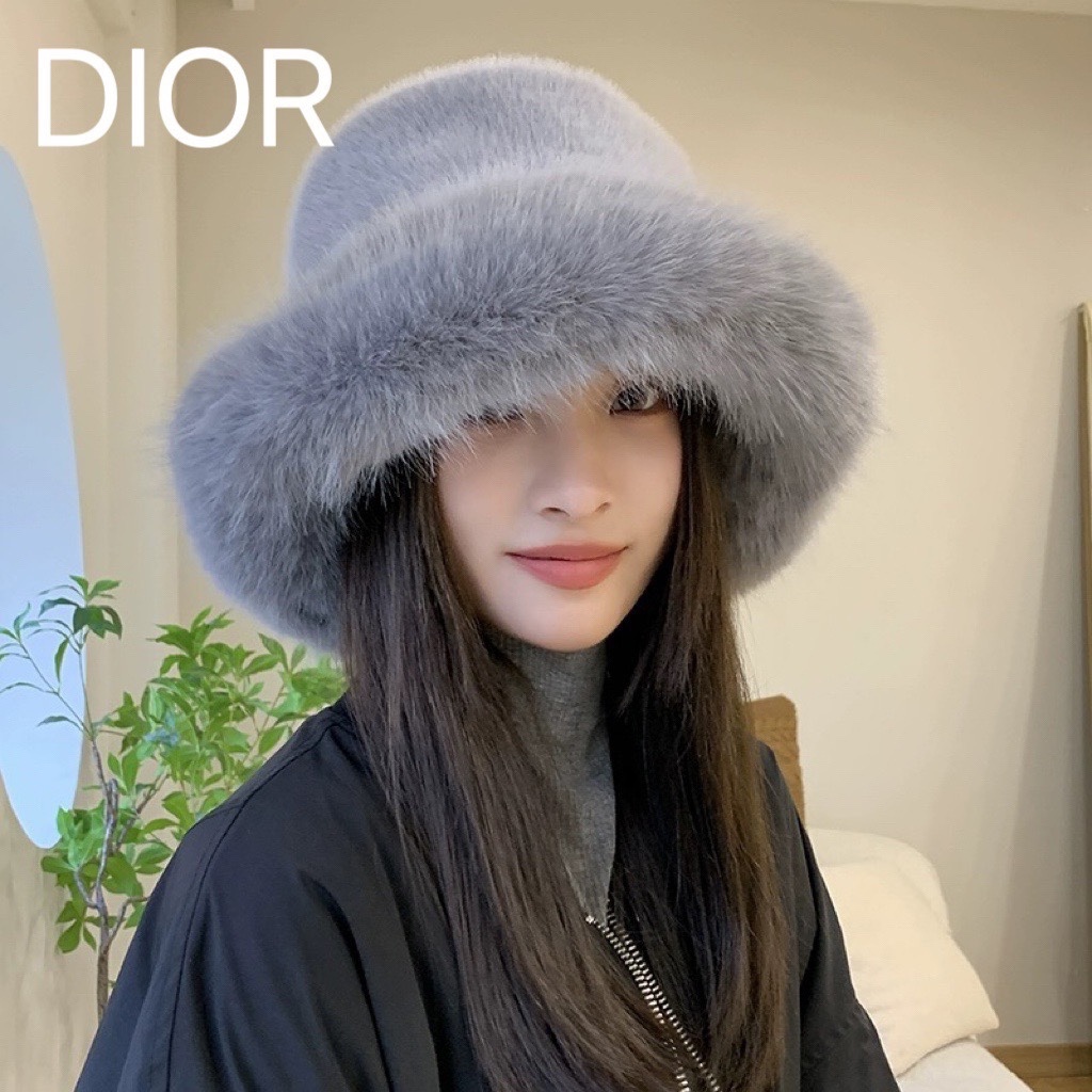 NO:218671,Dior DIOR plush fisherman hat for women in autumn and winter new imitation fur face showing small hat thickened warm ear protection basin hat Lei Feng hat fisherman hat baseball hat knit hat, hat, dior, dior, espadrilles, hats19860909迪奥DIOR毛绒渔夫帽女秋冬季新款仿皮草显脸小帽子加厚保暖护耳盆帽雷锋帽帽子渔夫帽棒球帽针织帽,帽子,dior,dior,espadrilles,hats,hat