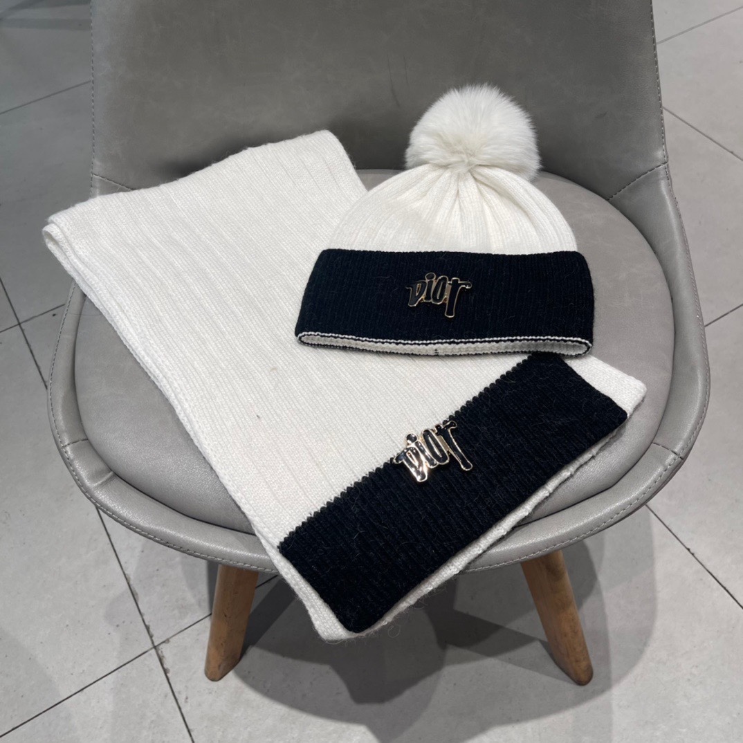 NO:218690,Dior official website synchronized original single-match fox wool ball hat scarf set wool cashmere material is soft, delicate, warm, fashionable, simple and atmospheric, fashionable and versatile, hat fisherman hat baseball hat knit hat, hat, dior, dior, espadrilles, hats19860909迪奥Dior官网同步原单配狐狸毛球 帽子围巾套装羊毛羊绒材质柔软细腻保暖又时尚简约大气,时尚百搭,帽子渔夫帽棒球帽针织帽,帽子,dior,dior,espadrilles,hats,hat