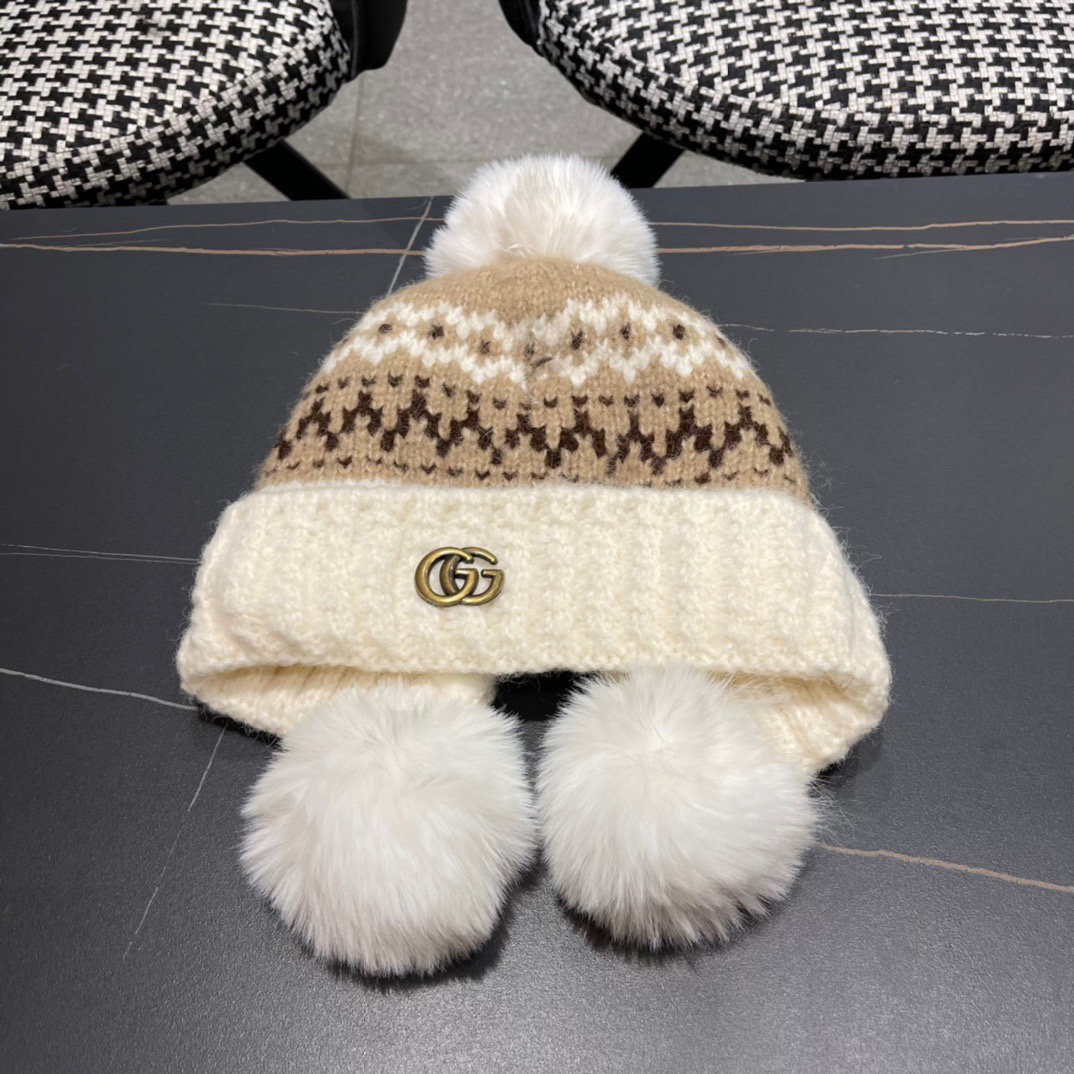  GUCCI古奇 冬季毛绒可爱毛球针织毛线帽加绒保暖时尚护耳帽子
