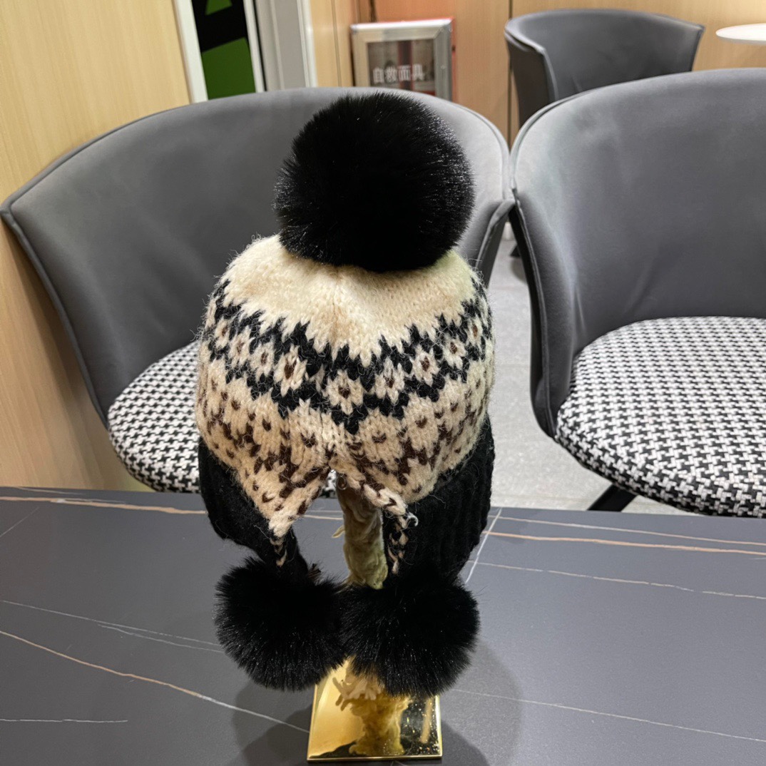  GUCCI古奇 冬季毛绒可爱毛球针织毛线帽加绒保暖时尚护耳帽子