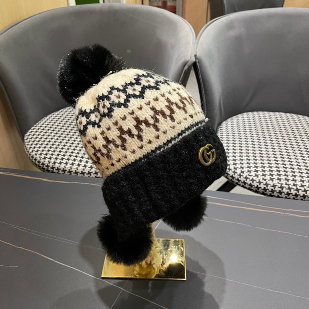  GUCCI古奇 冬季毛绒可爱毛球针织毛线帽加绒保暖时尚护耳帽子