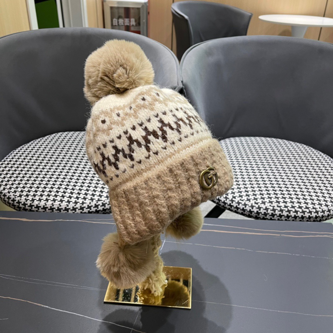  GUCCI古奇 冬季毛绒可爱毛球针织毛线帽加绒保暖时尚护耳帽子
