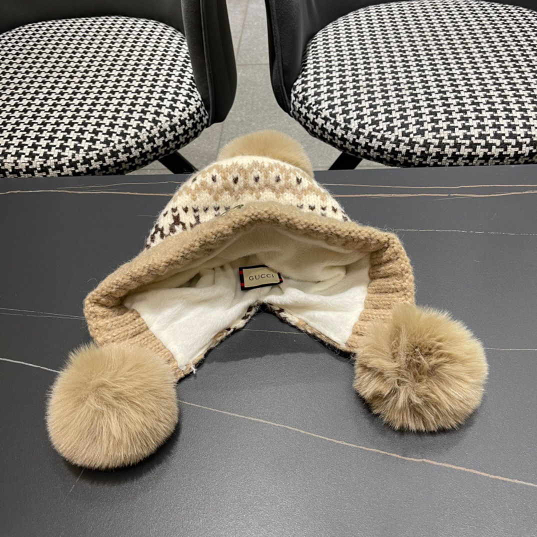  GUCCI古奇 冬季毛绒可爱毛球针织毛线帽加绒保暖时尚护耳帽子
