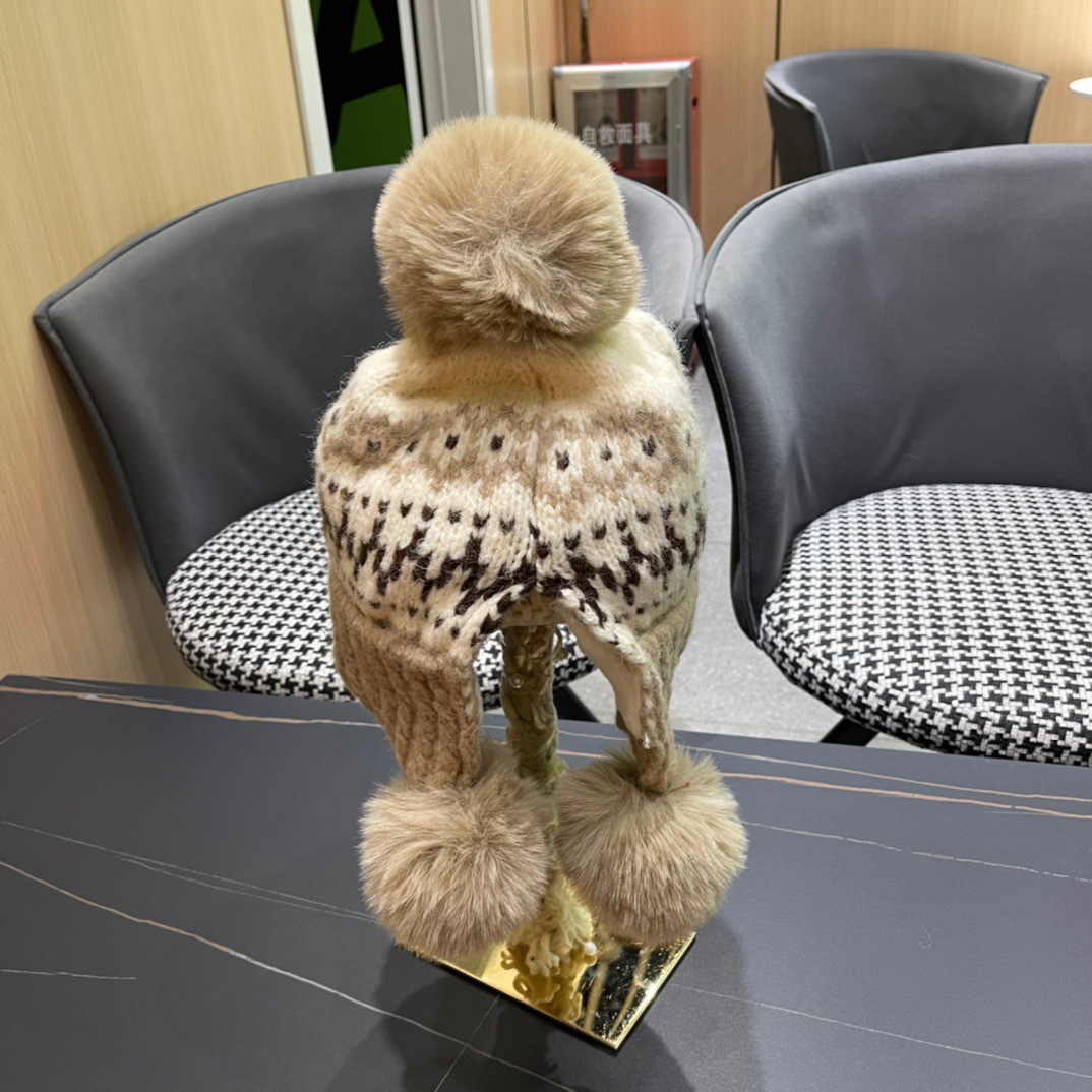  GUCCI古奇 冬季毛绒可爱毛球针织毛线帽加绒保暖时尚护耳帽子