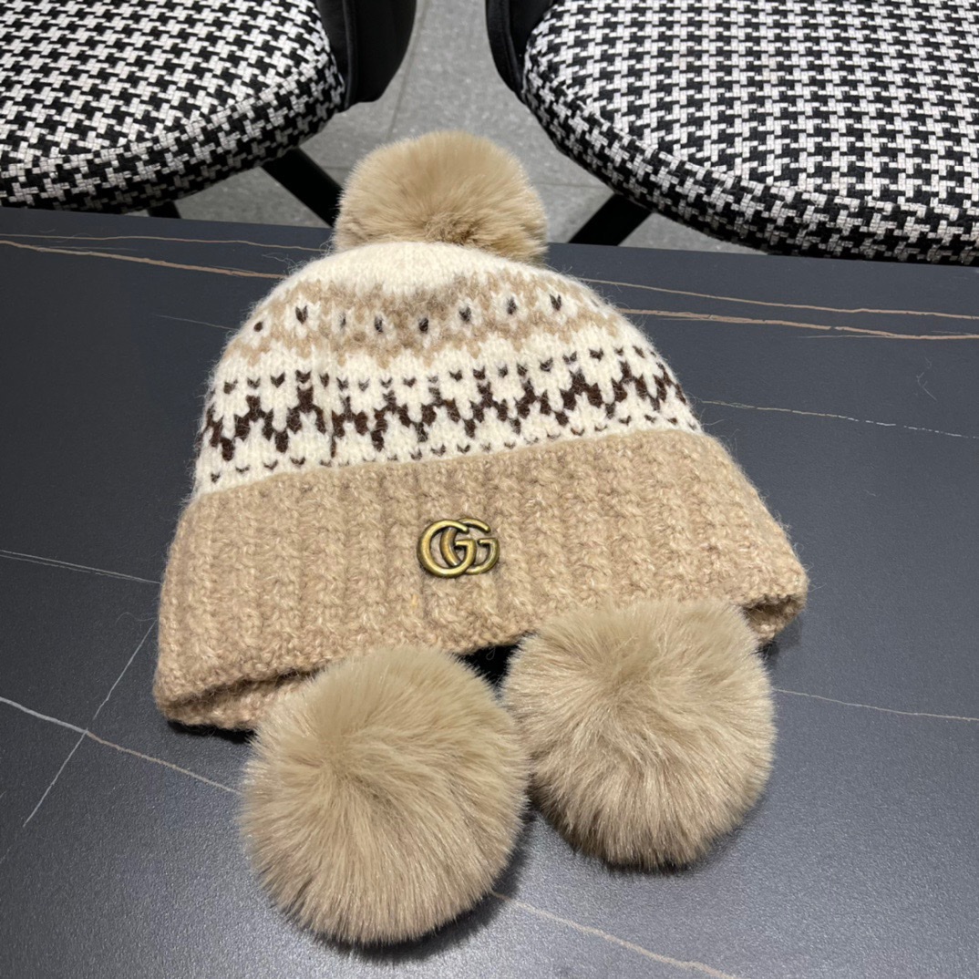  GUCCI古奇 冬季毛绒可爱毛球针织毛线帽加绒保暖时尚护耳帽子