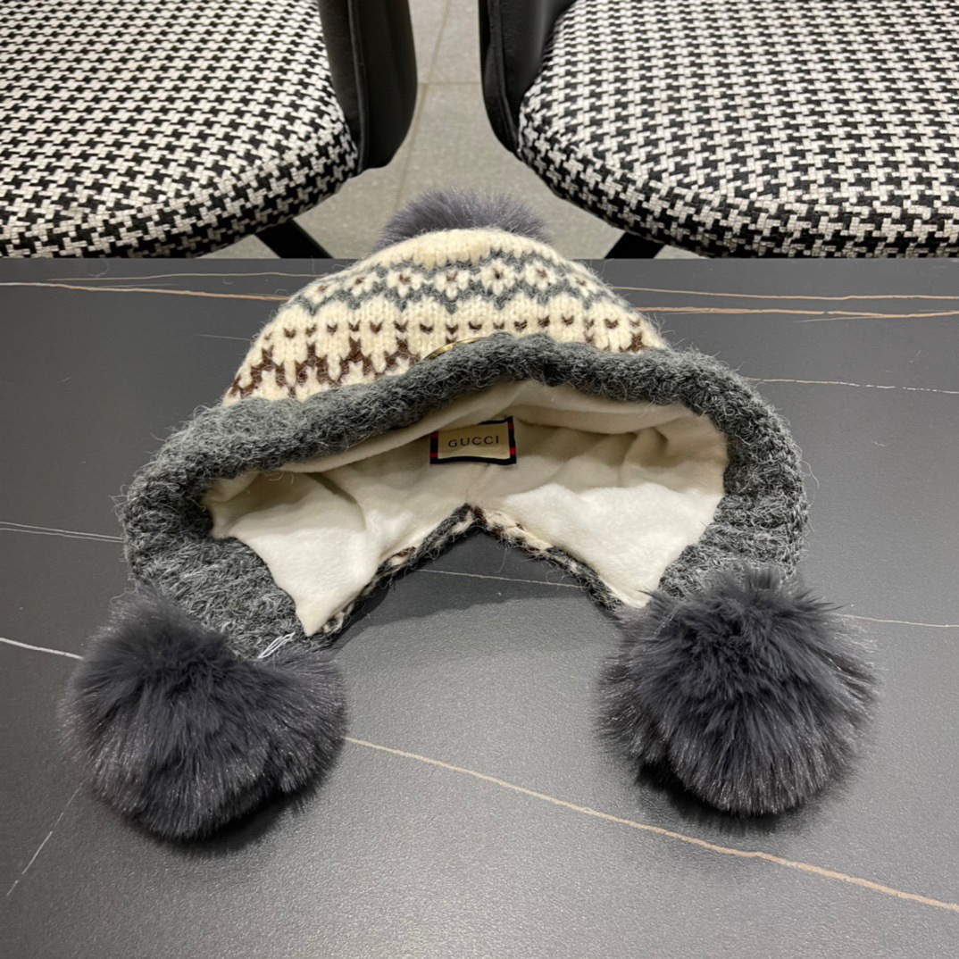  GUCCI古奇 冬季毛绒可爱毛球针织毛线帽加绒保暖时尚护耳帽子
