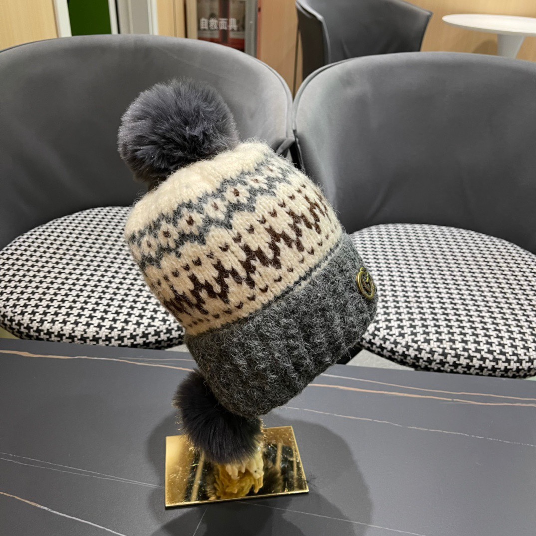  GUCCI古奇 冬季毛绒可爱毛球针织毛线帽加绒保暖时尚护耳帽子