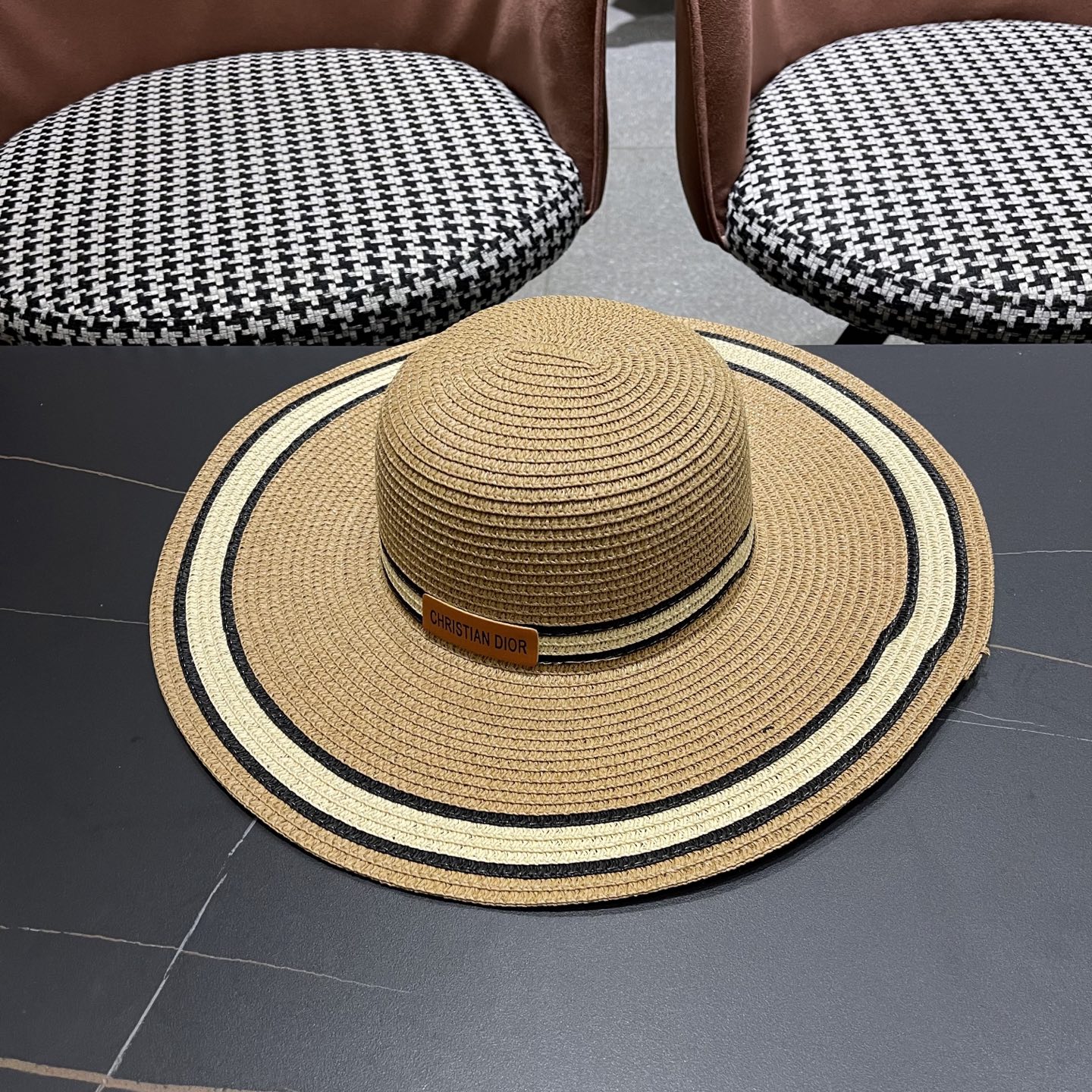  【DIOR迪奥】2025新款大檐草帽🤩沙滩风，简约大方，百搭单品～出街首选，新款帽型超美腻，新品上架