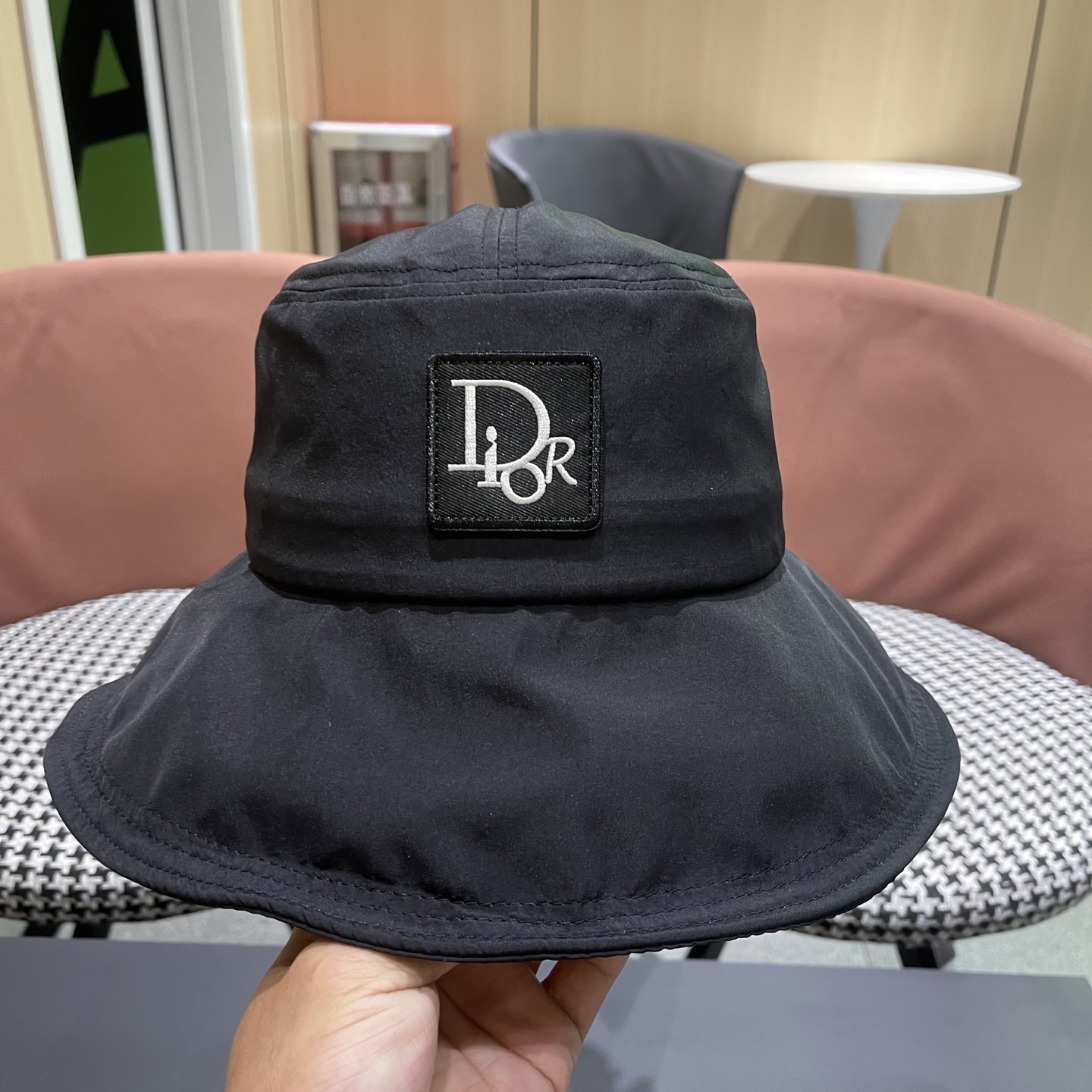  迪奥Dior韩版蝴蝶结渔夫帽子女款夏天配裙子遮阳盆帽脸小
大檐防晒太阳帽