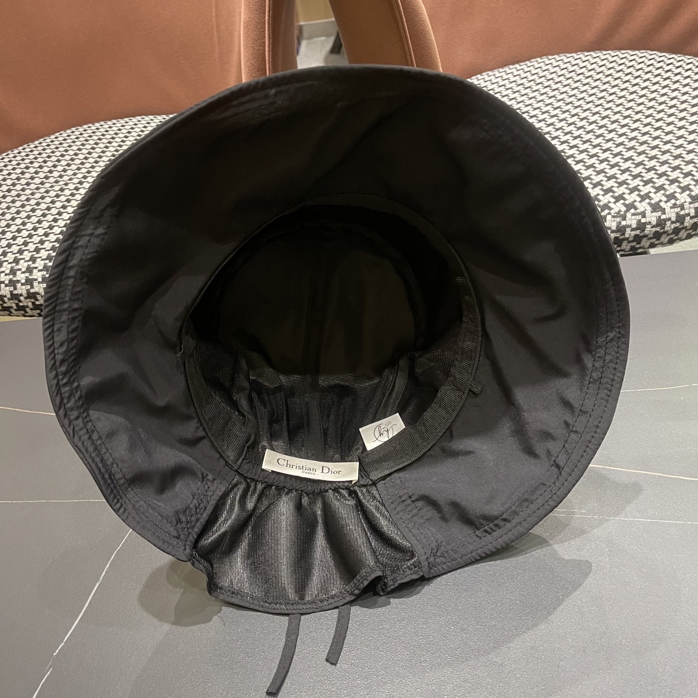  迪奥Dior韩版蝴蝶结渔夫帽子女款夏天配裙子遮阳盆帽脸小
大檐防晒太阳帽