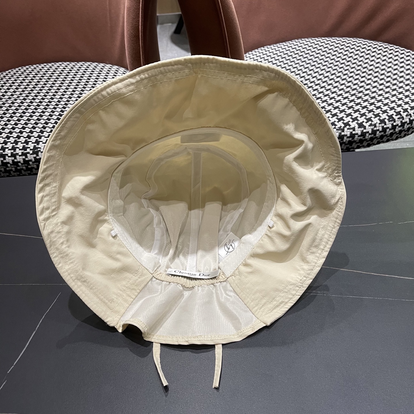  迪奥Dior韩版蝴蝶结渔夫帽子女款夏天配裙子遮阳盆帽脸小
大檐防晒太阳帽