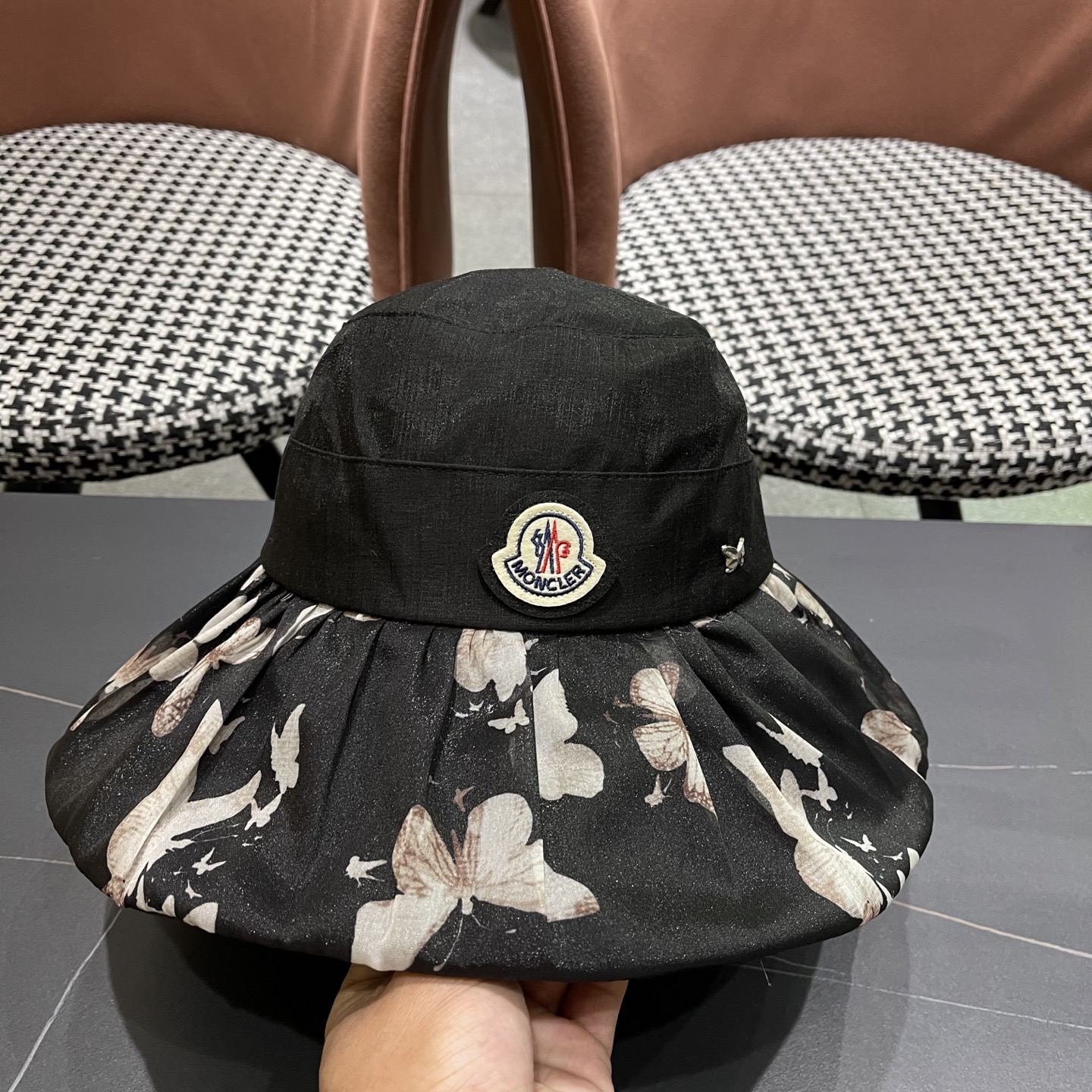  蒙口MONCLER 春夏新款渔夫帽女日系文艺韩版百搭宽檐盆帽