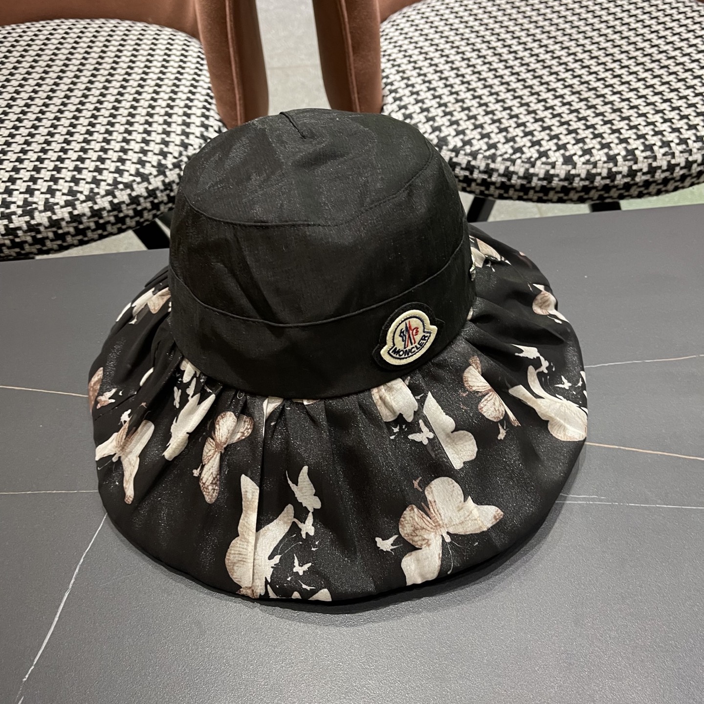  蒙口MONCLER 春夏新款渔夫帽女日系文艺韩版百搭宽檐盆帽