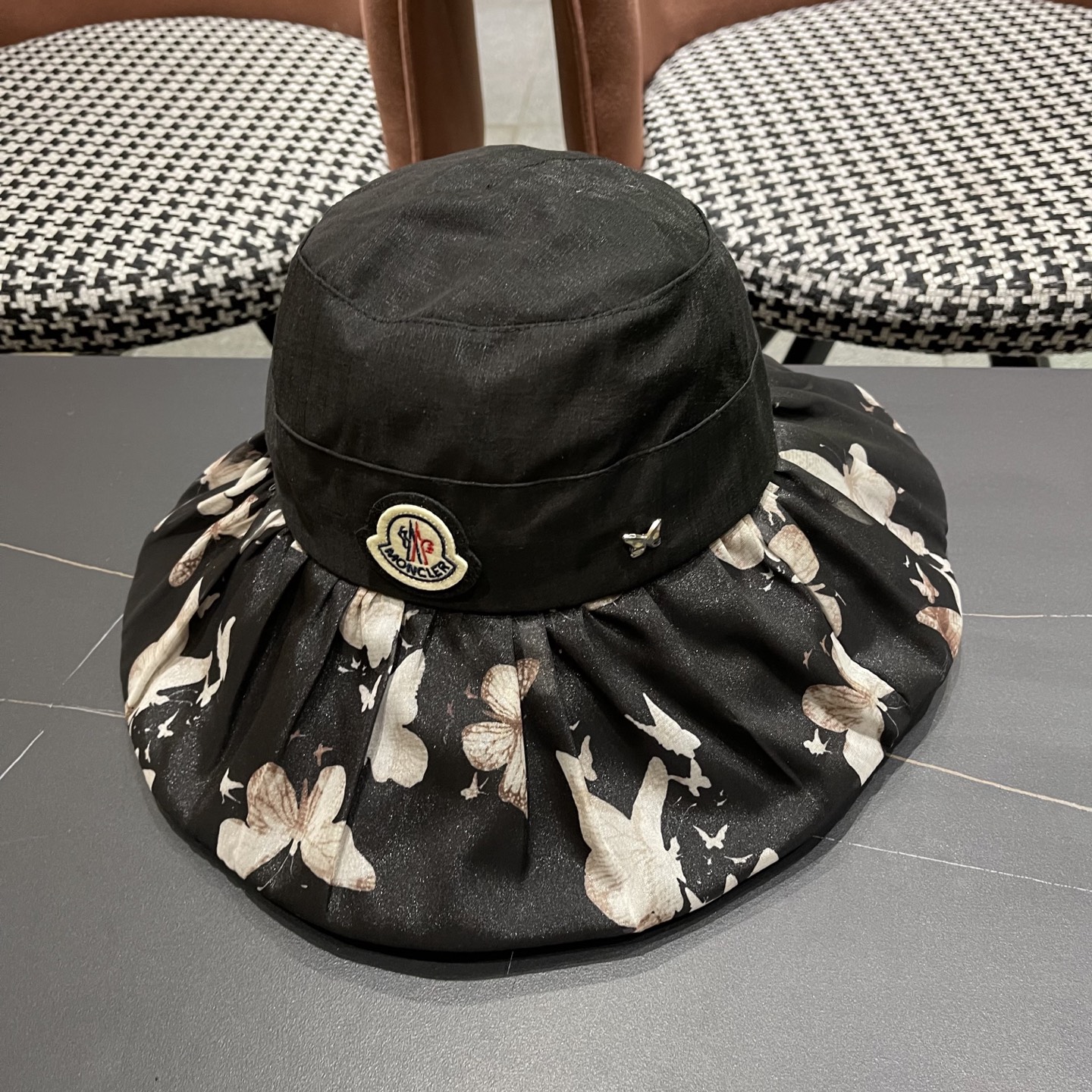  蒙口MONCLER 春夏新款渔夫帽女日系文艺韩版百搭宽檐盆帽