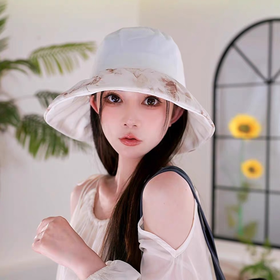  蒙口MONCLER 春夏新款渔夫帽女日系文艺韩版百搭宽檐盆帽