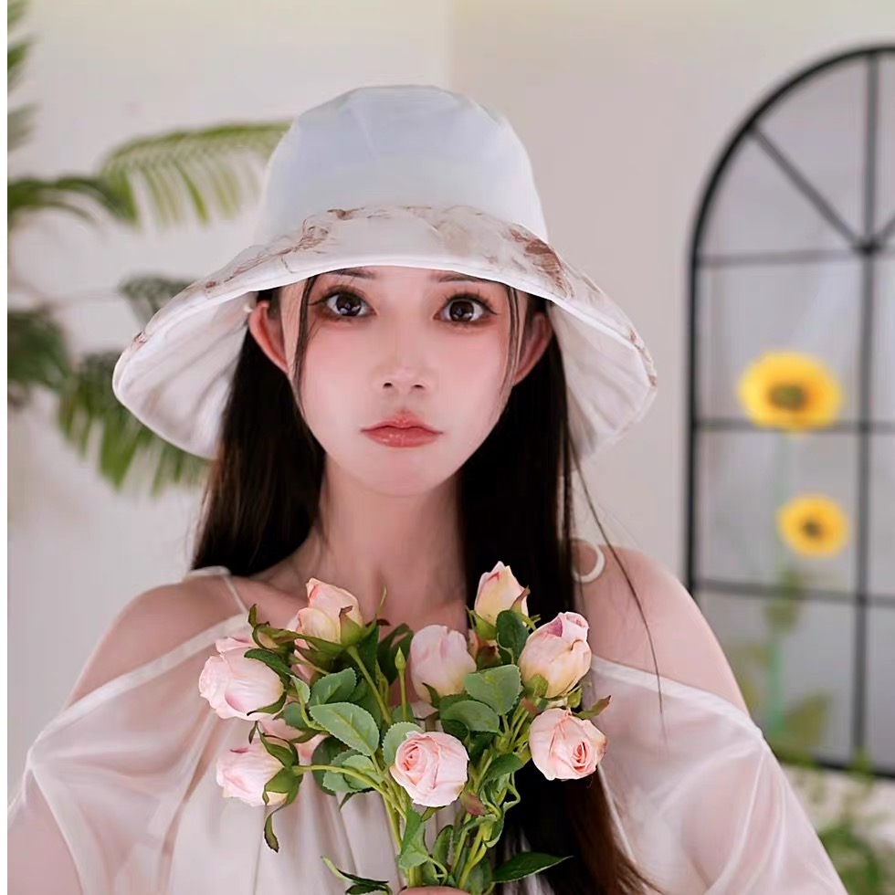  蒙口MONCLER 春夏新款渔夫帽女日系文艺韩版百搭宽檐盆帽