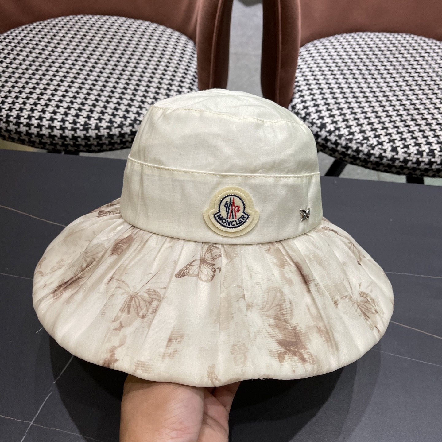  蒙口MONCLER 春夏新款渔夫帽女日系文艺韩版百搭宽檐盆帽