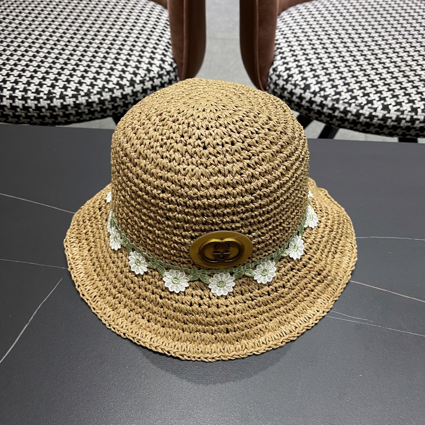  古奇GUCCI 花朵小花女度假旅游檐蕾丝手工甜美大檐草编渔夫
草帽遞阳帽夏季