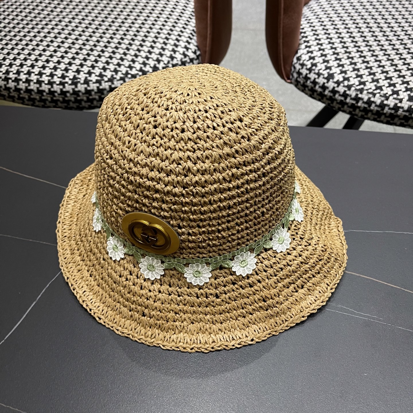  古奇GUCCI 花朵小花女度假旅游檐蕾丝手工甜美大檐草编渔夫
草帽遞阳帽夏季