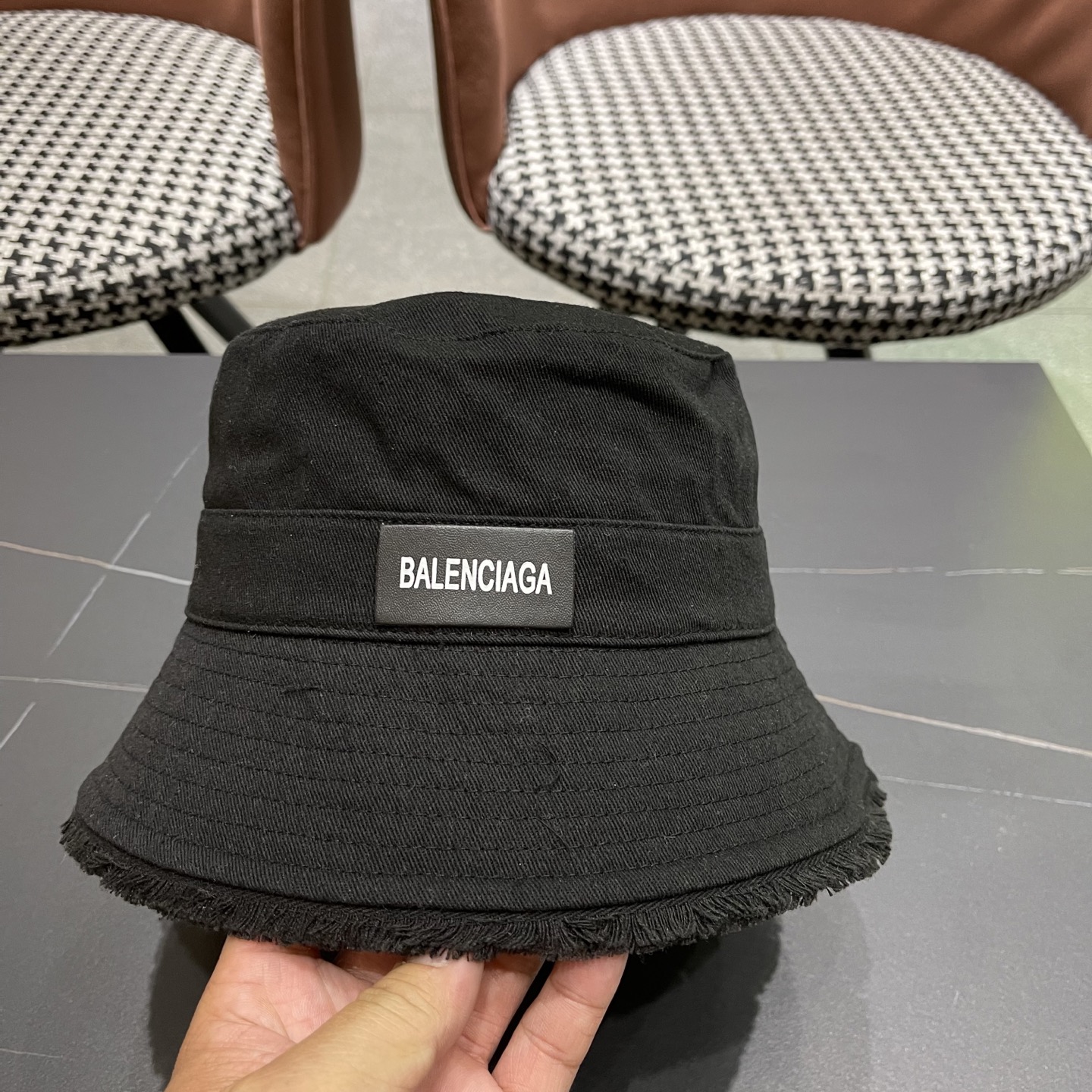 balenciaga巴黎世家2025渔夫帽夏季防晒遮阳帽子水桶帽显脸小