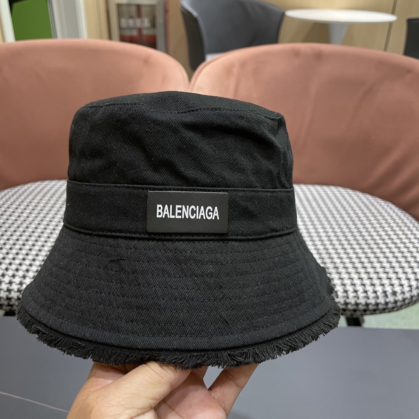balenciaga巴黎世家2025渔夫帽夏季防晒遮阳帽子水桶帽显脸小