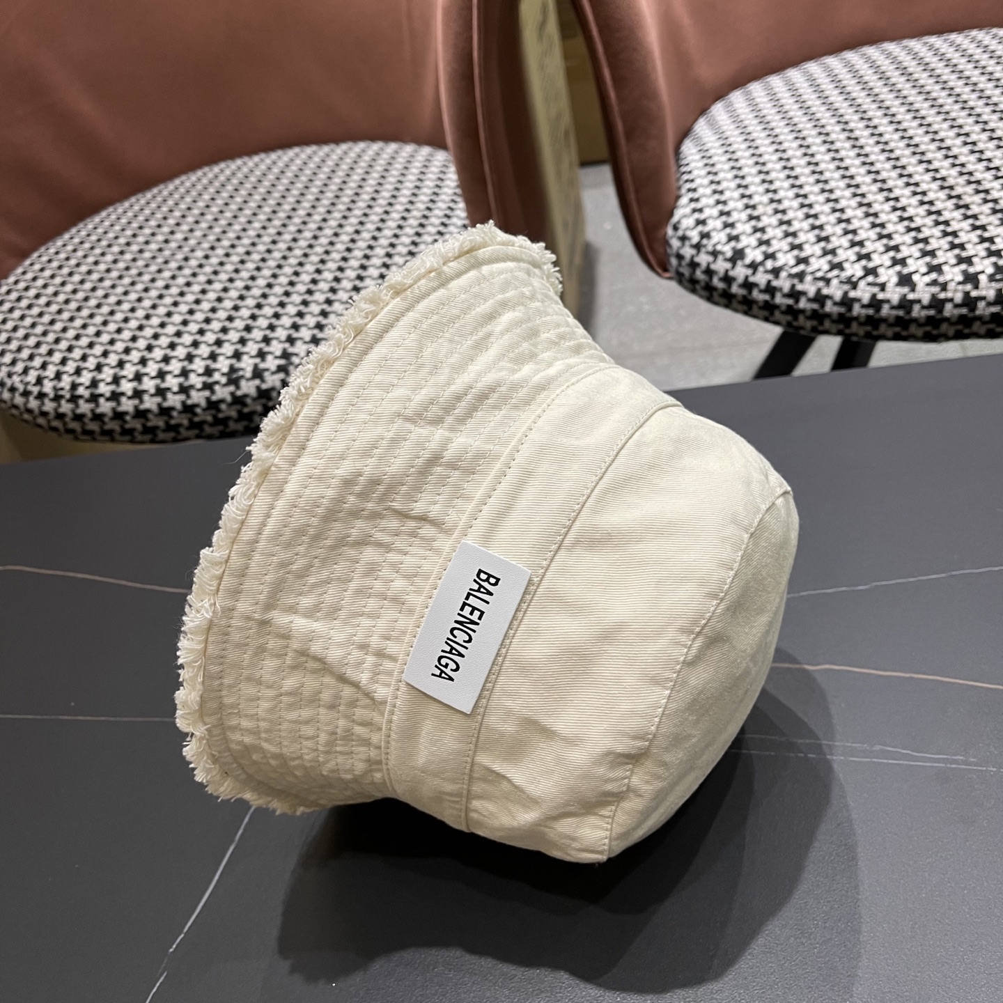 balenciaga巴黎世家2025渔夫帽夏季防晒遮阳帽子水桶帽显脸小