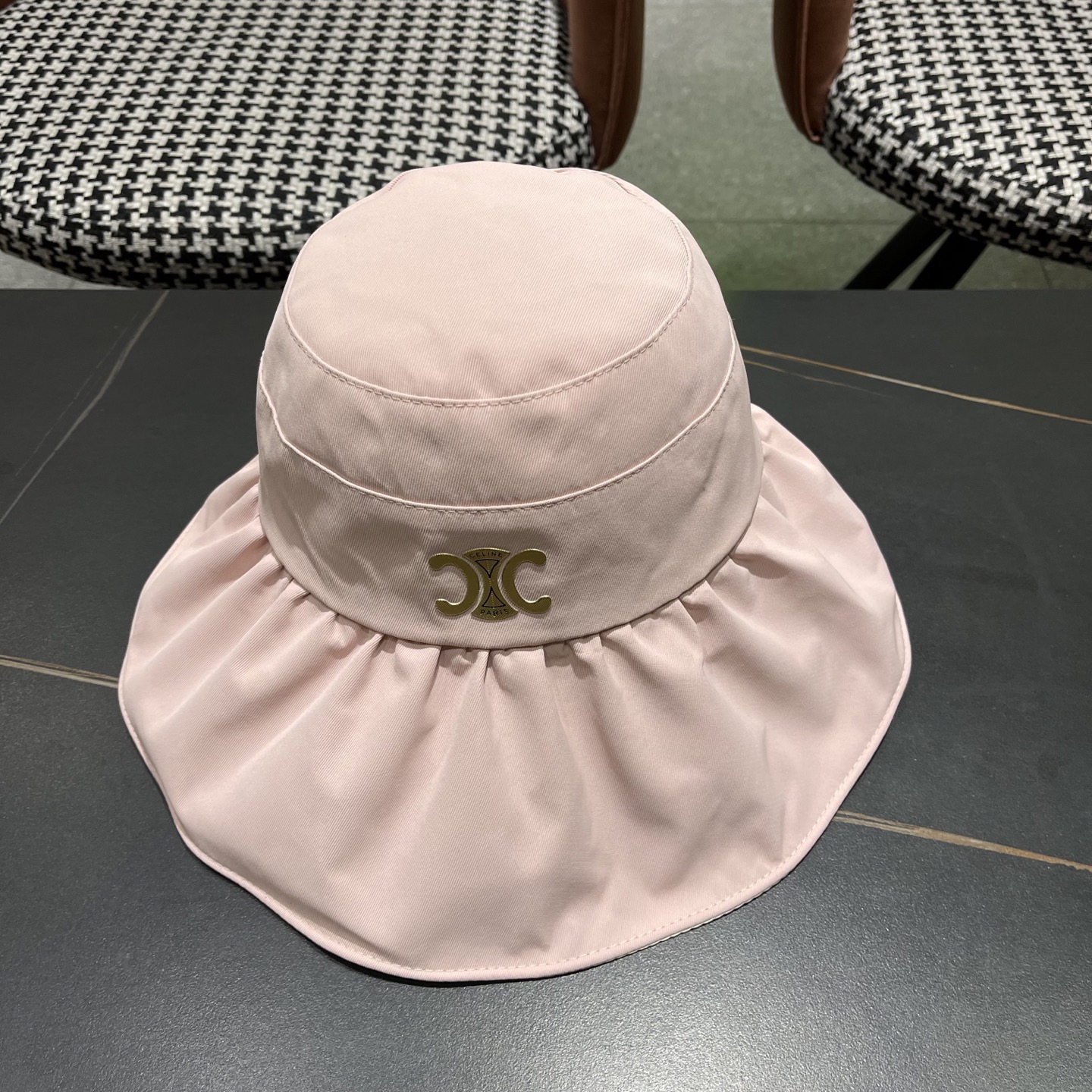  【CELINE赛琳】2025新款遮阳度假风渔夫帽，🔆百搭日常款～出街必备