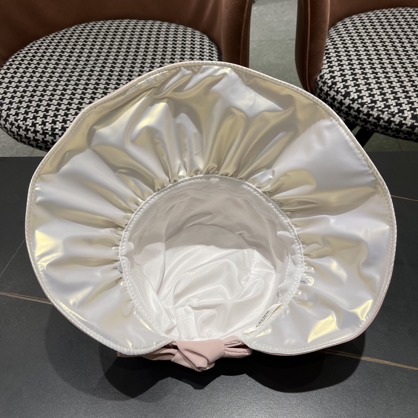  【CELINE赛琳】2025新款遮阳度假风渔夫帽，🔆百搭日常款～出街必备