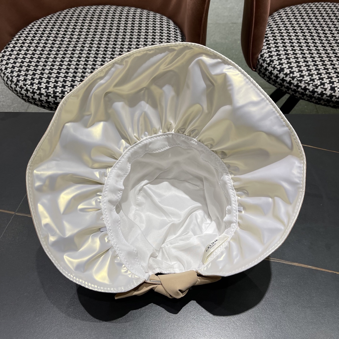  【CELINE赛琳】2025新款遮阳度假风渔夫帽，🔆百搭日常款～出街必备