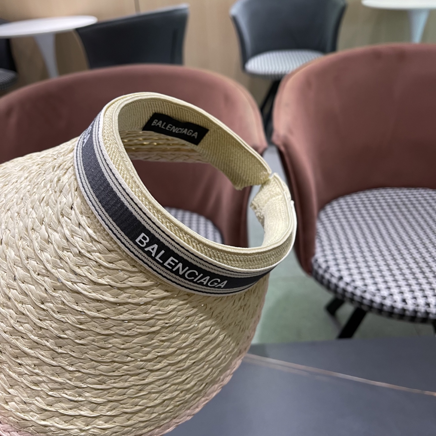   BALENCIAGA 巴黎世家， BALENCIAGA 巴黎世家，画家遮阳空顶帽 低调奢华 