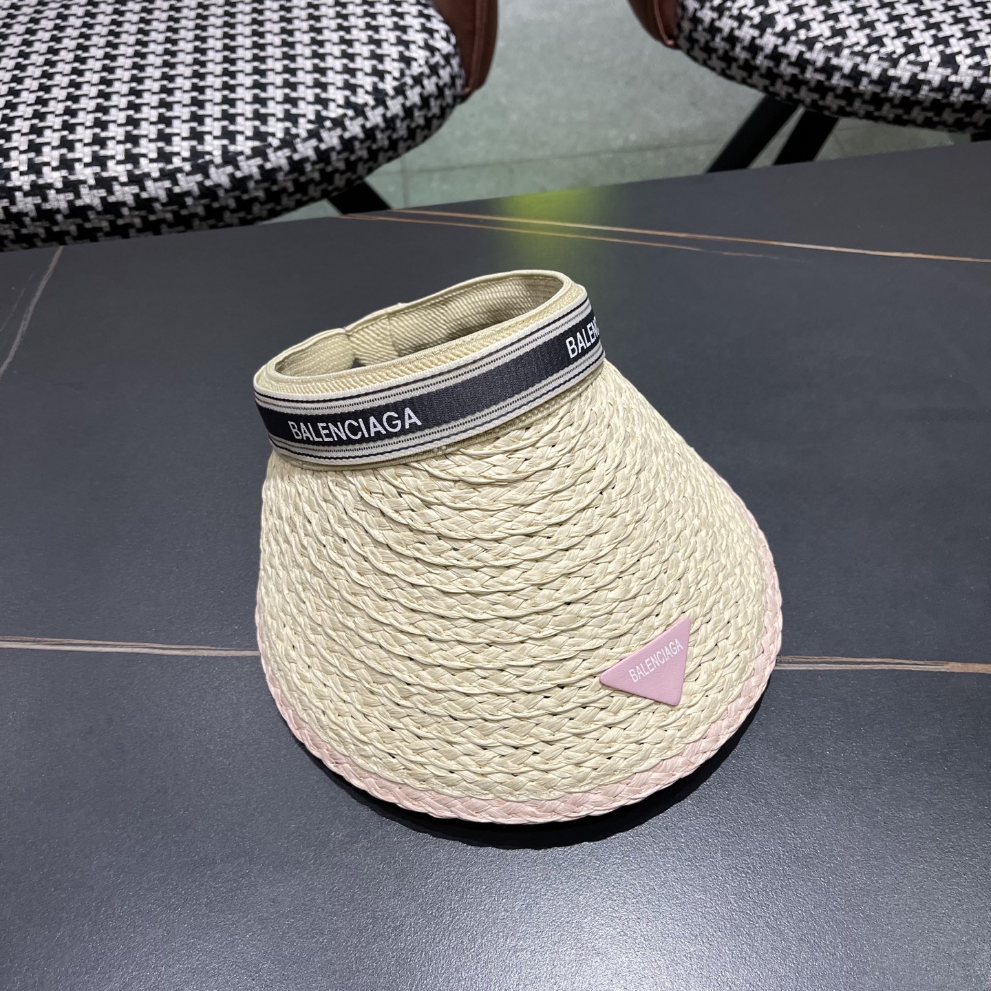   BALENCIAGA 巴黎世家， BALENCIAGA 巴黎世家，画家遮阳空顶帽 低调奢华 