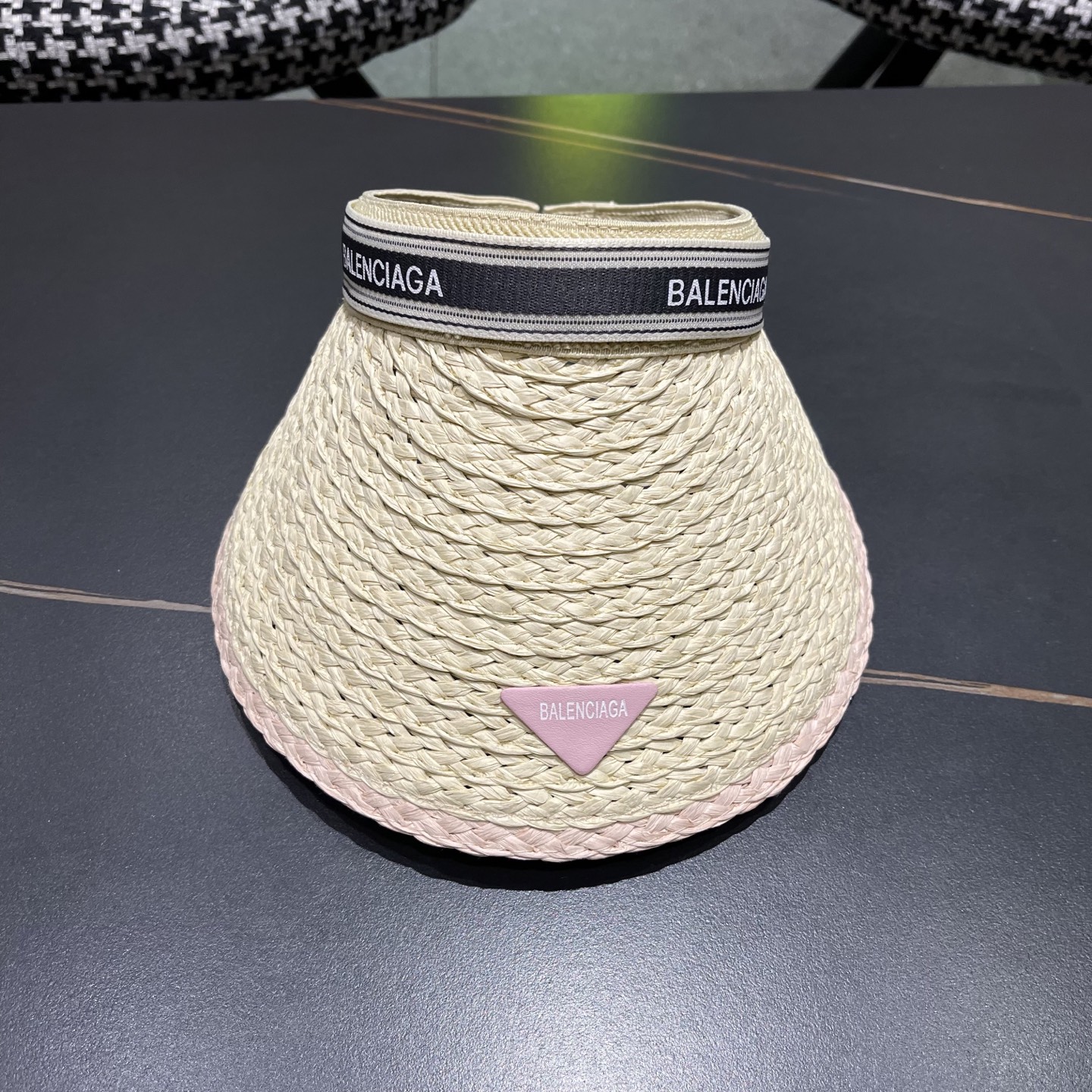   BALENCIAGA 巴黎世家， BALENCIAGA 巴黎世家，画家遮阳空顶帽 低调奢华 