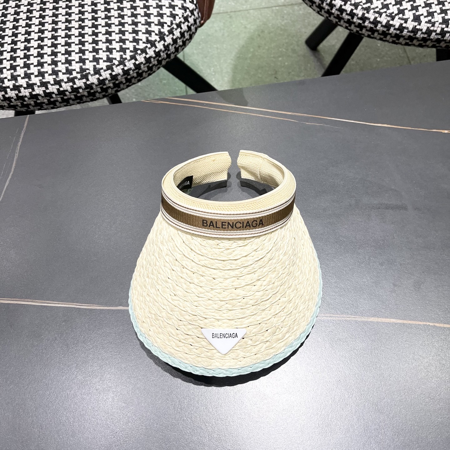   BALENCIAGA 巴黎世家， BALENCIAGA 巴黎世家，画家遮阳空顶帽 低调奢华 