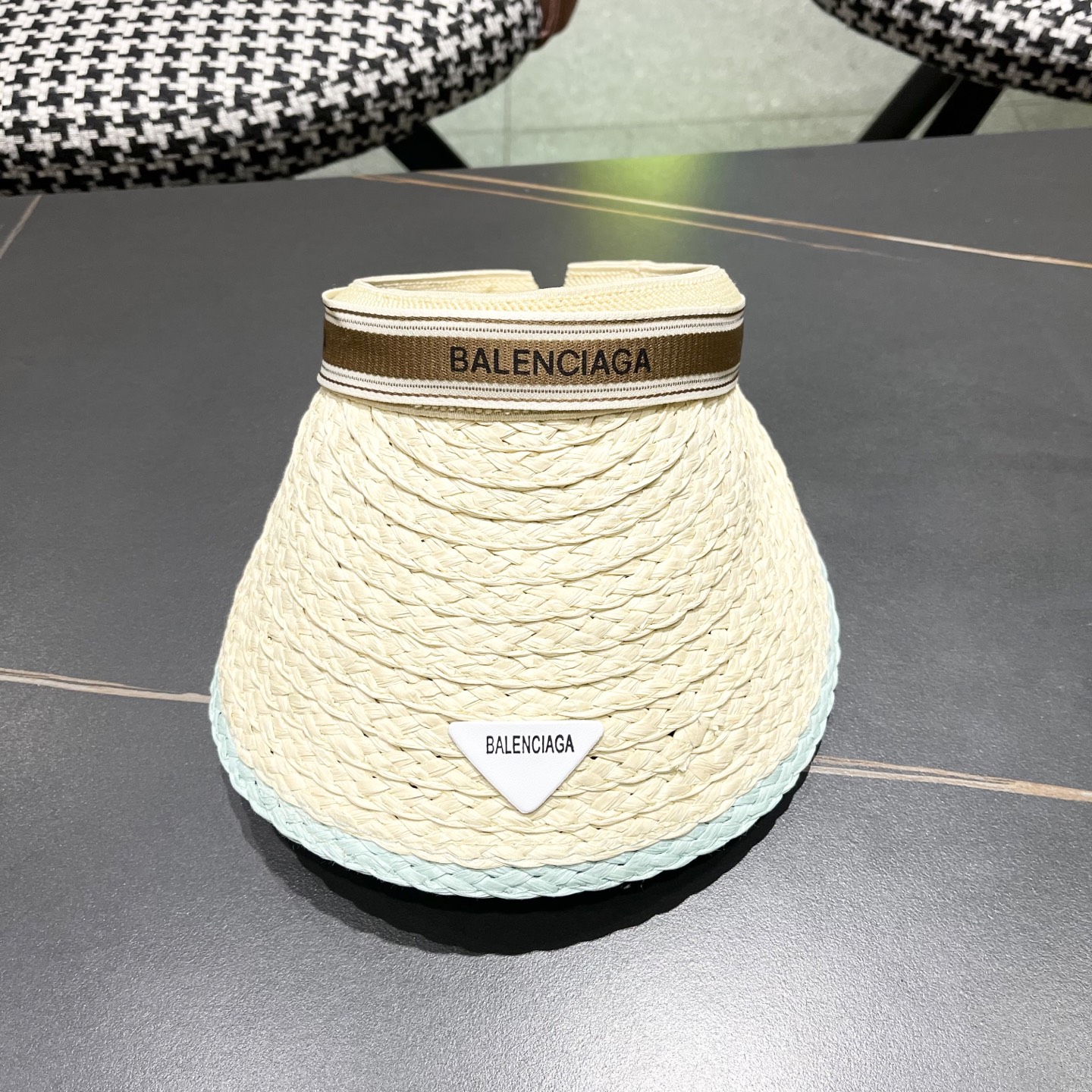   BALENCIAGA 巴黎世家， BALENCIAGA 巴黎世家，画家遮阳空顶帽 低调奢华 