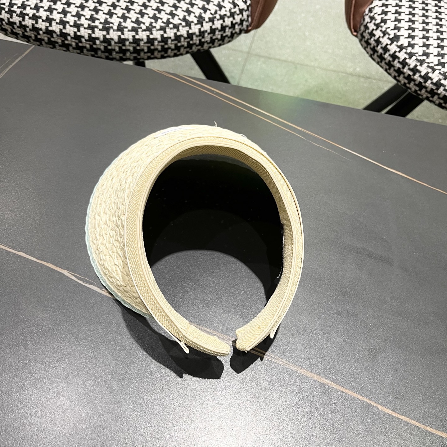   BALENCIAGA 巴黎世家， BALENCIAGA 巴黎世家，画家遮阳空顶帽 低调奢华 