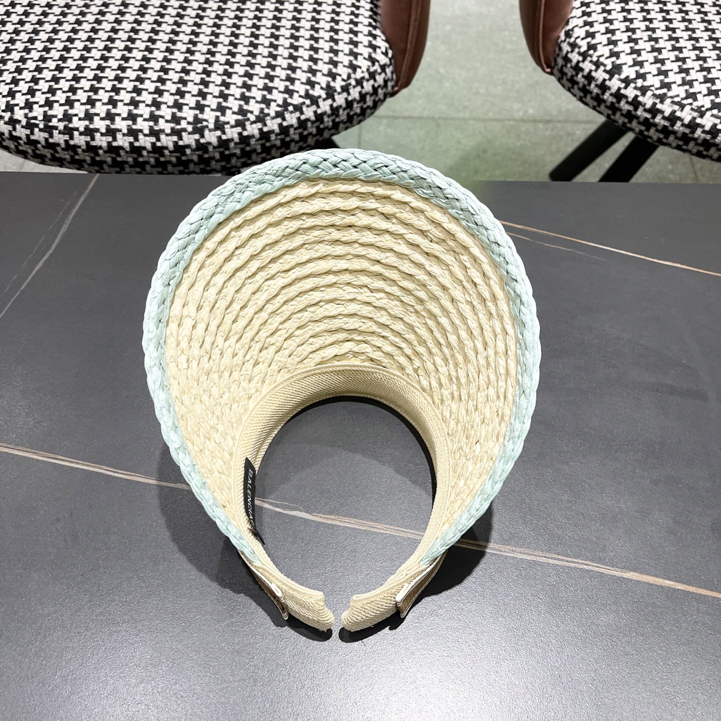   BALENCIAGA 巴黎世家， BALENCIAGA 巴黎世家，画家遮阳空顶帽 低调奢华 