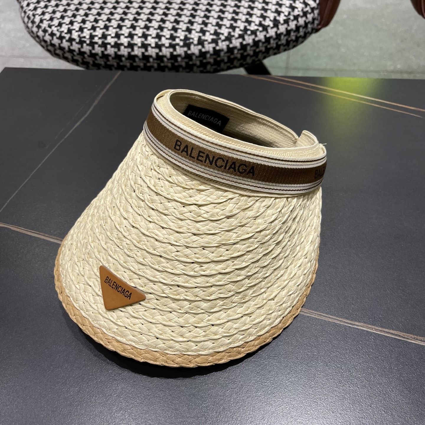   BALENCIAGA 巴黎世家， BALENCIAGA 巴黎世家，画家遮阳空顶帽 低调奢华 