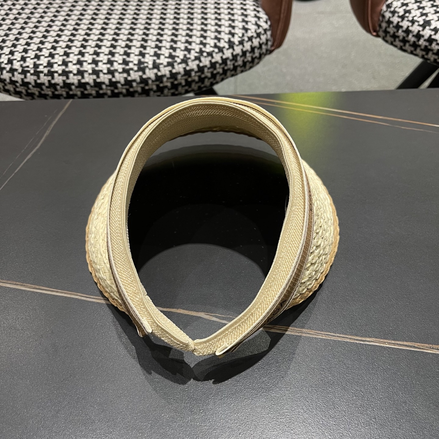   BALENCIAGA 巴黎世家， BALENCIAGA 巴黎世家，画家遮阳空顶帽 低调奢华 