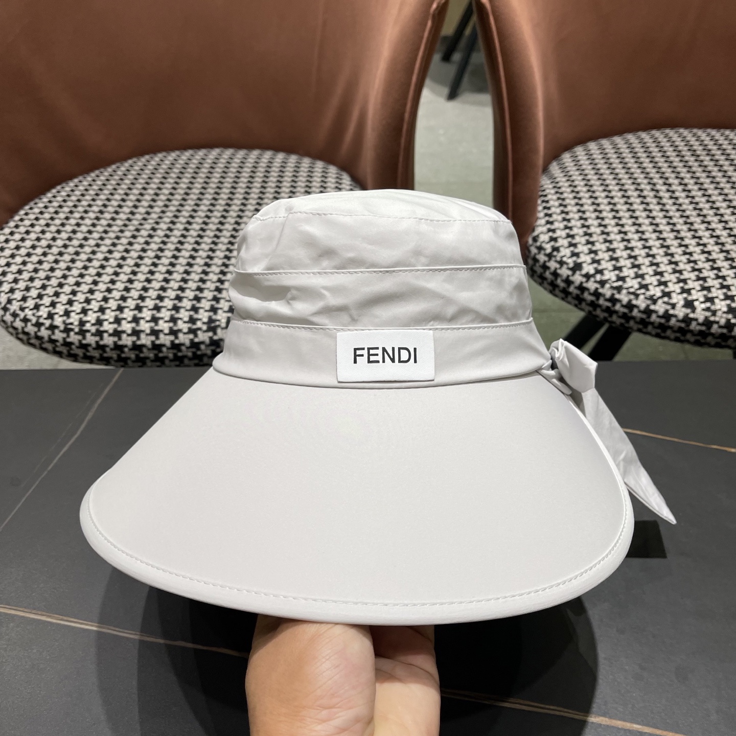  芬迪FENDI帽子女夏季新款渔夫帽防晒遮阳帽防紫外线大
帽檐太阳帽休闲帽盆帽